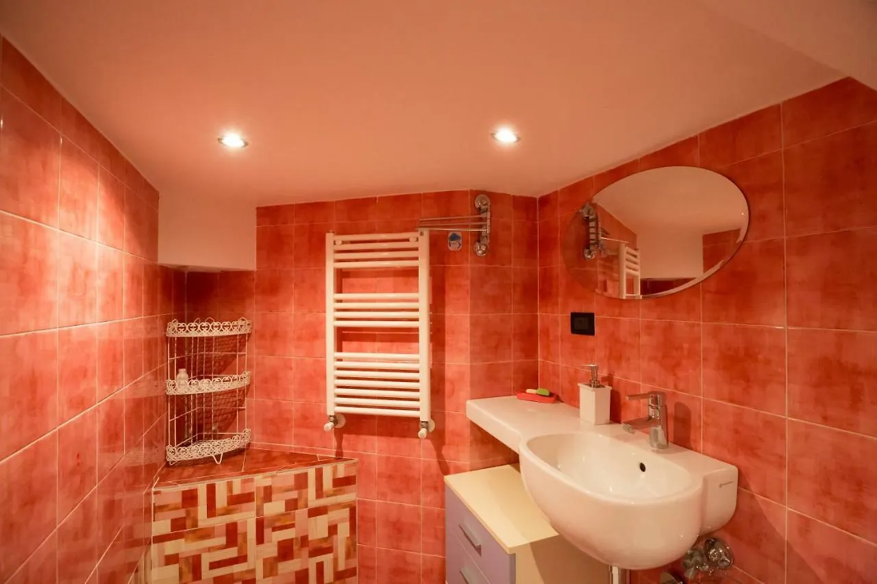 Triangolo D'Oro Genua Appartement