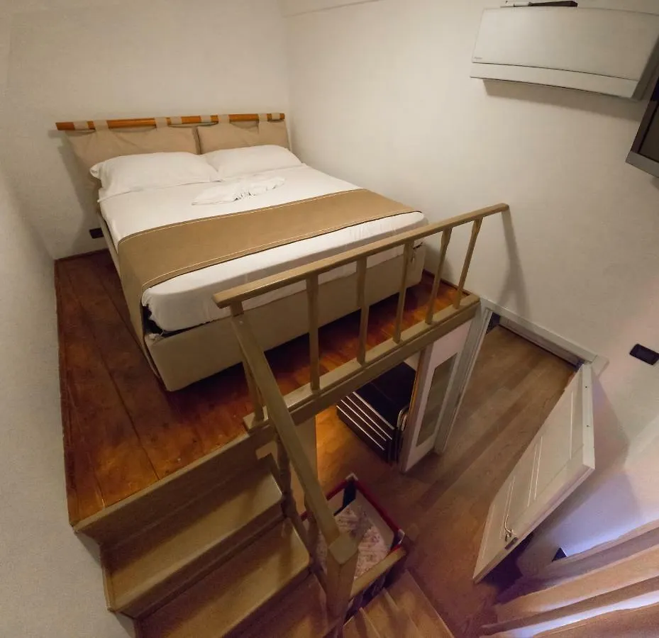 Apartment Triangolo D'Oro Genoa